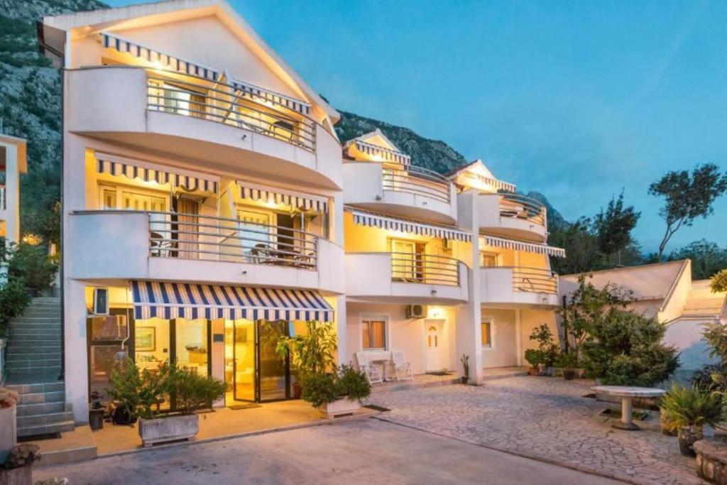Majka Apartments โกตอร์ ภายนอก รูปภาพ